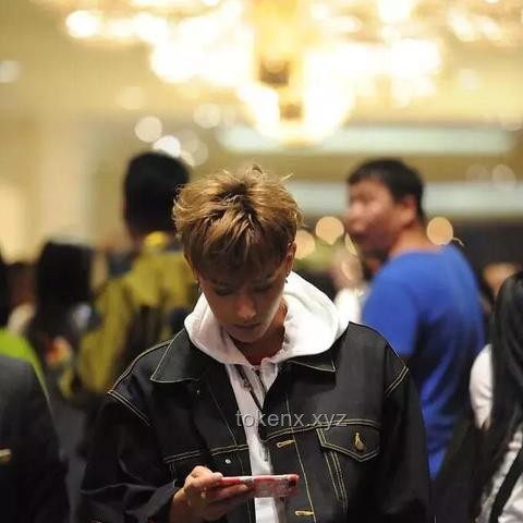 张艺兴与黄子韬：芒果台同台的舞蹈风暴对比解析